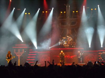JUDAS PRIEST: У гитариста Judas Priest произошёл разрыв аорты прямо во время выступления. Его удалось спасти