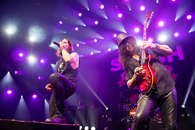 SLASH: Гитарист Guns N’ Roses презентовал новый клип и готовит к выпуску альбом со старыми друзьями