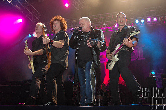 Accept fast. Accept Live in Moscow 2005. Accept fast as a Shark. Accept Winter Dreams.