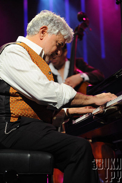 Monty ALEXANDER & HARLEM KINGSTON EXPRESS @ Montreux Jazz Festival 2009