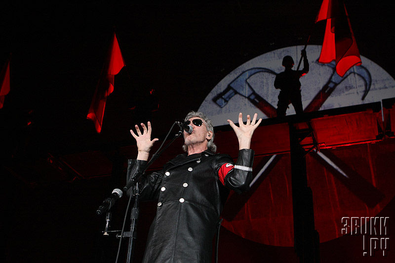 Roger Waters with WALL tour